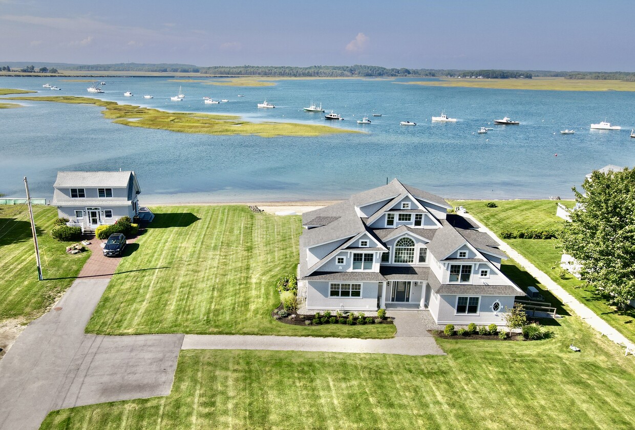 Harborwinds & Summerwinds Cottages - 5 Avenue Seven