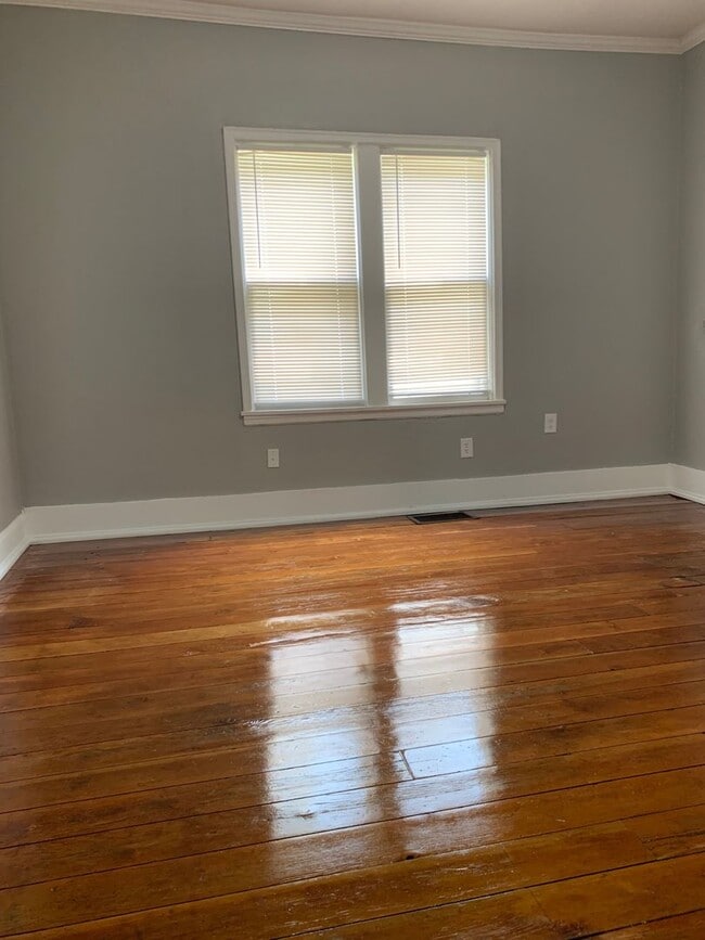 Foto del edificio - 1021 Hudson Rd