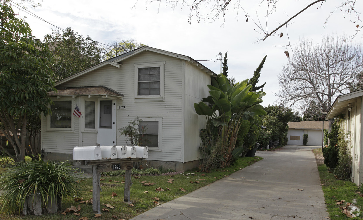 Primary Photo - 1929 Anaheim Ave