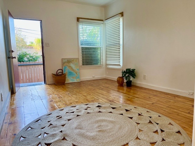 Building Photo - 952 1/2 Hyperion Ave