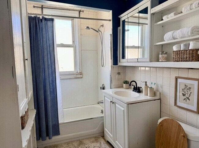 Building Photo - 13-15 Timothy Ave. Unit 3