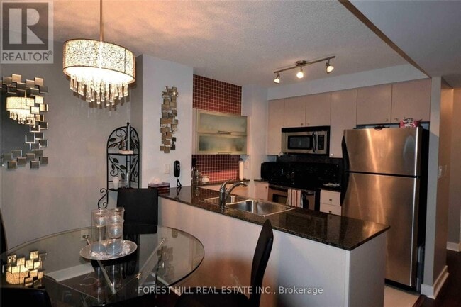 Building Photo - 11-4011 Brunel Ct
