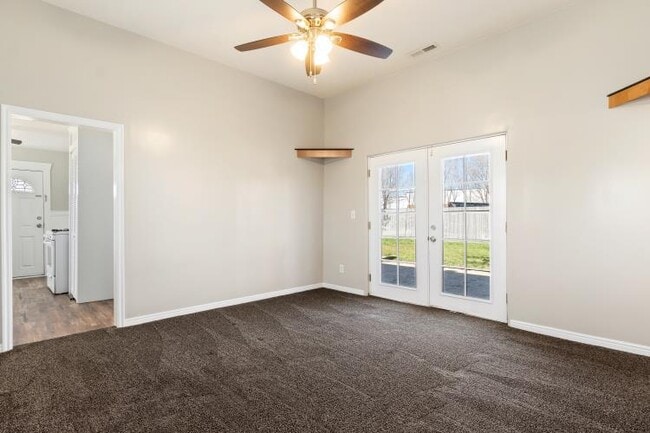 Building Photo - 1102 W 700 S