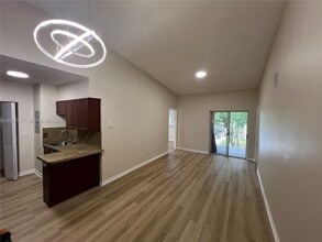 Building Photo - 3261 Sabal Palm Manor