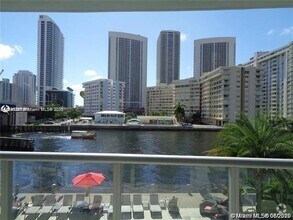Building Photo - 2600 E Hallandale Beach Blvd