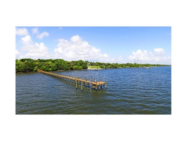 Building Photo - 8053 S Indian River Dr