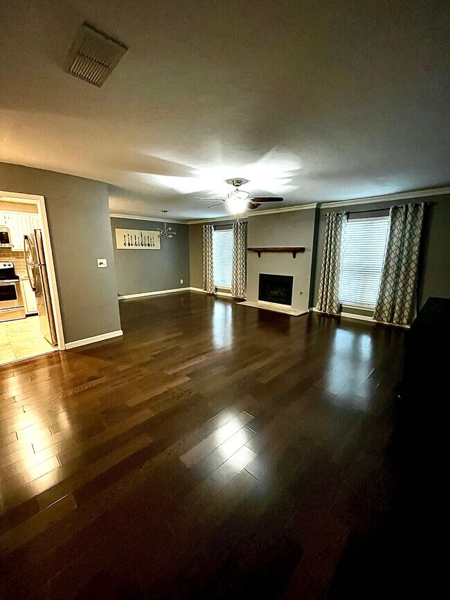 Foto del edificio - 3314 Douglas Ave