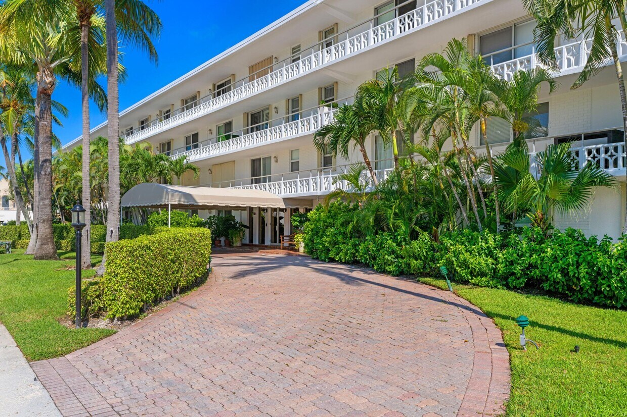 139 Sunrise Ave Unit 101, Palm Beach, FL 33480 Condo for Rent in Palm