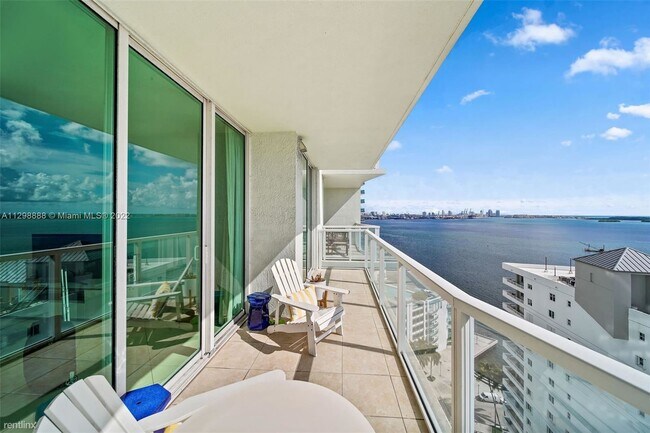 Foto del edificio - 2 br, 2.5 bath Condo - 218 SE 14th St Apt ...