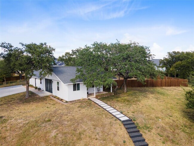 Building Photo - 2604 N Shields Dr