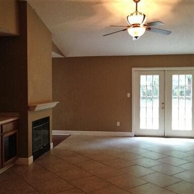 Building Photo - 3102 Lynn Dr