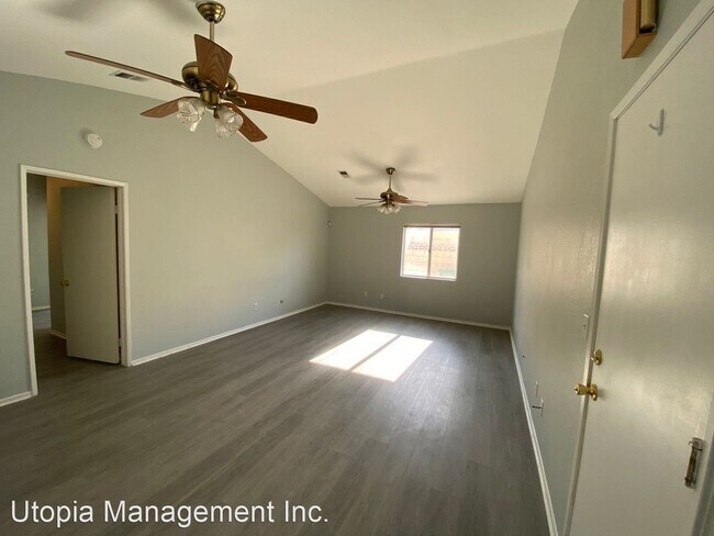 Building Photo - 4 br, 2 bath House - 3716 Agave Circle