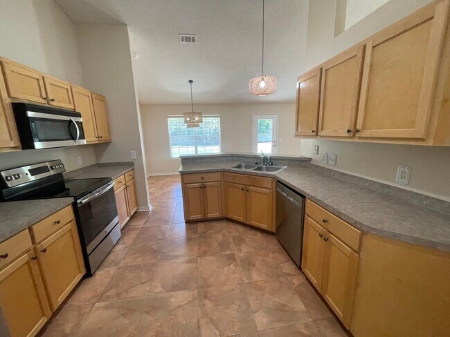 Foto del edificio - 6655 Bryant Rd