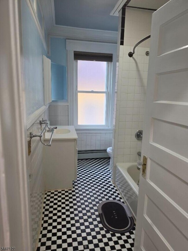 Foto del edificio - 702 Ridge St