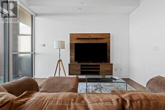 Building Photo - 50 Bruyeres Mews