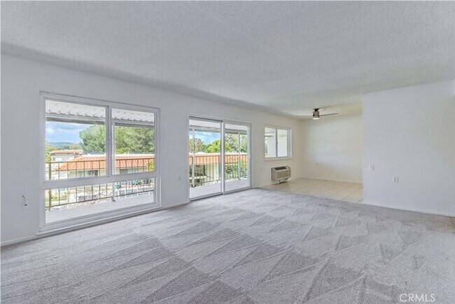 Foto del edificio - Beautiful Single Story Laguna Woods Unit 5...