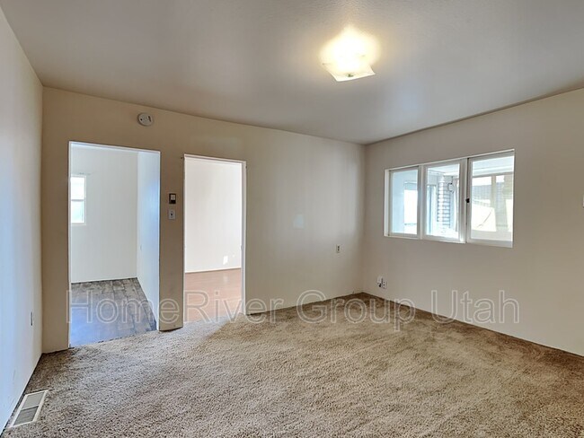 Building Photo - 317 S Vincent Ct