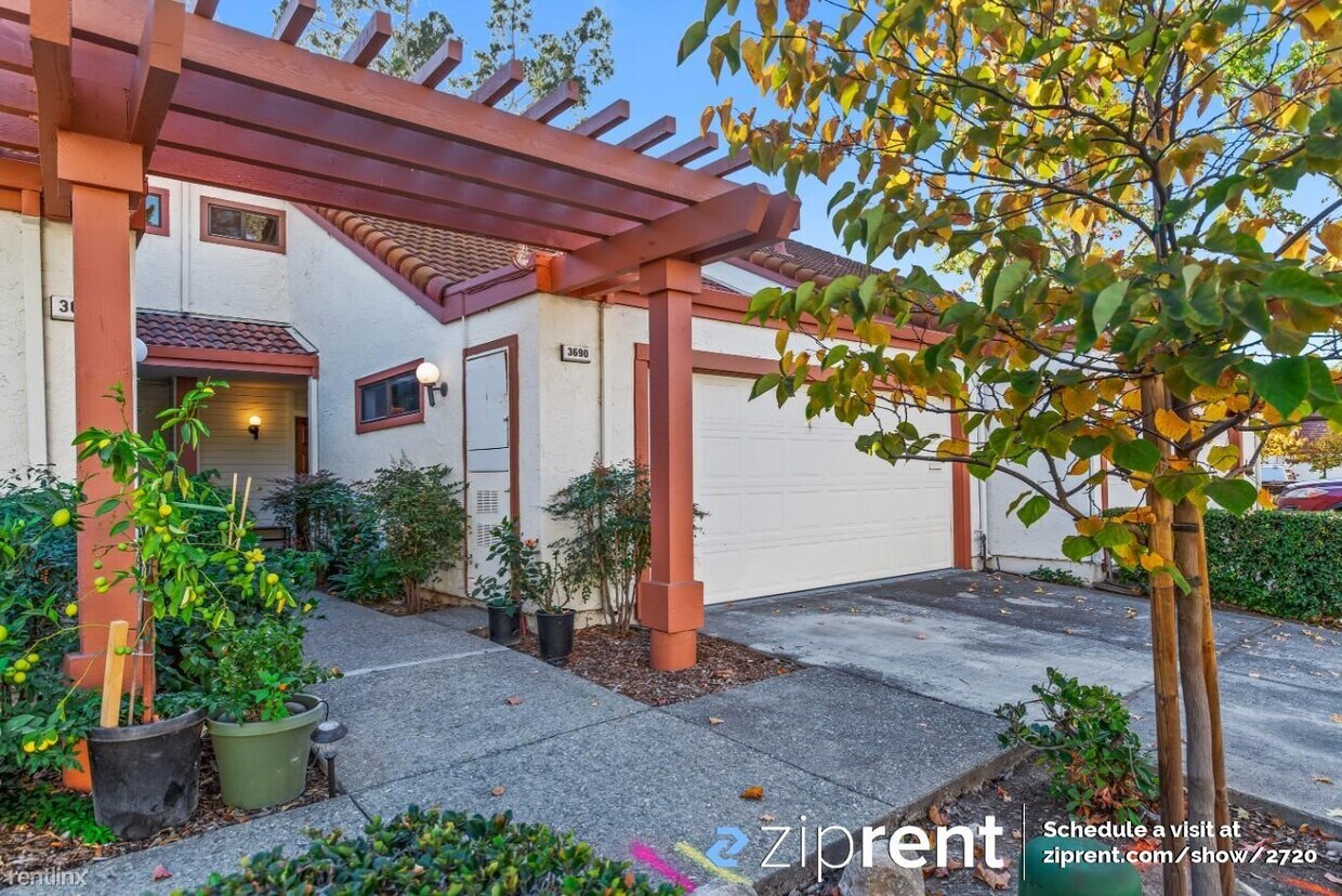 Primary Photo - 2 br, 2.5 bath Townhome - 3690 Rocky Creek...
