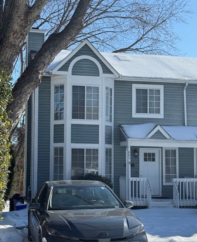 Building Photo - 661 Genessee St