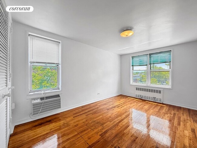 Building Photo - 2600 E 21st St