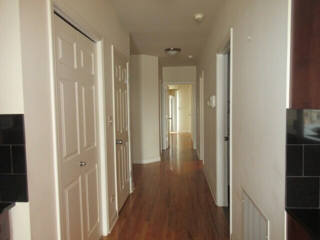 Foto del edificio - 1021 S Western Ave