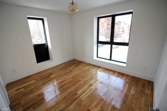 Foto del edificio - 776 Lafayette Ave