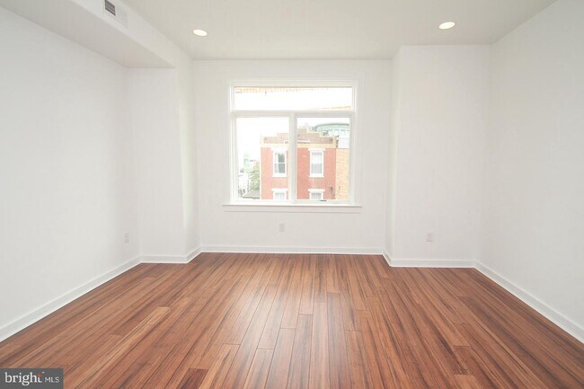 Building Photo - 1146 S 15th St