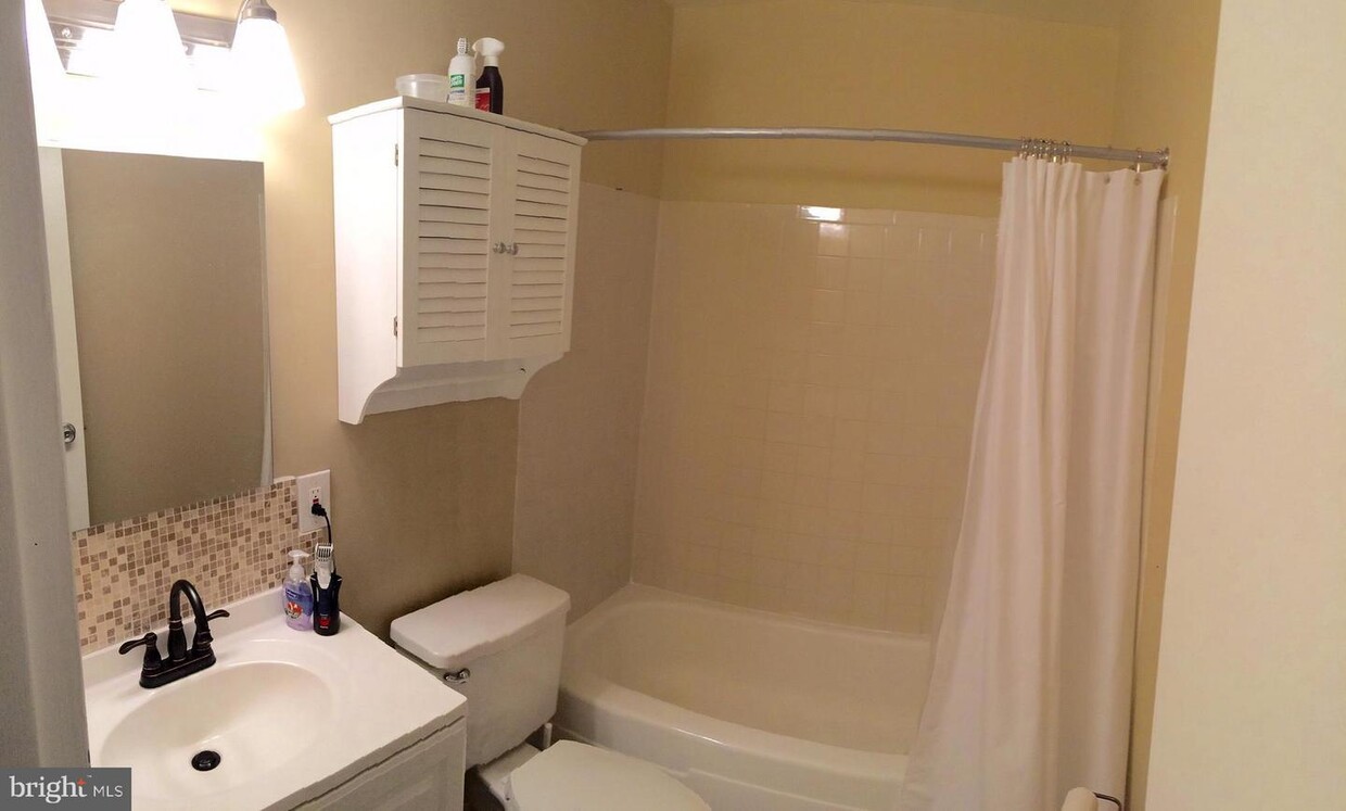 Foto principal - 4564 Conwell Dr