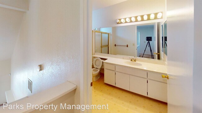 Foto del edificio - 4 br, 3 bath House - 5100 Martin St.