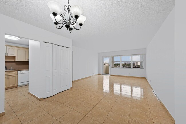 Foto del edificio - 401 Golden Isles Dr
