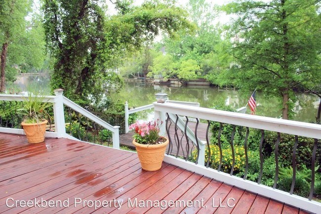 Building Photo - 3 br, 2.5 bath House - 751 Lake Frances Dr