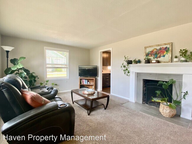 Building Photo - 4 br, 2 bath House - 4480 S 172nd St