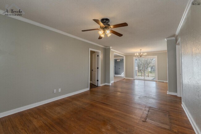 Foto del edificio - 3121 Sherwood Ln