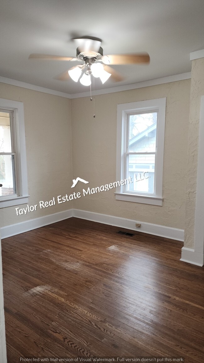 Foto del edificio - 714 Howell St