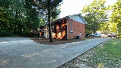 Building Photo - 135 Meadowbrook Ct