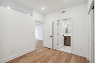 Interior Photo - The Crown on Leland