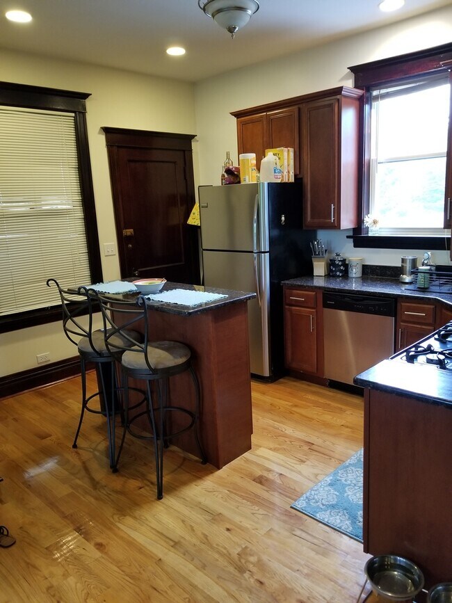 Foto del edificio - 3445 N Wolcott Ave
