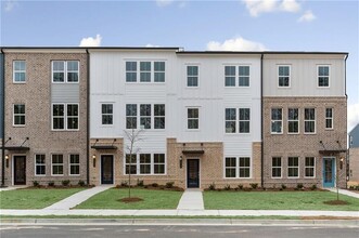 Building Photo - 2210 Whistler Wy NE
