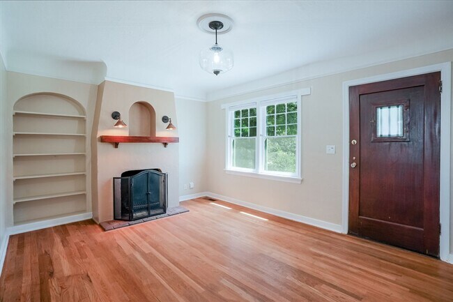 Foto del edificio - Live on Historic Park Avenue in this 2 Bed 1.5 Bath Single Family Home!
