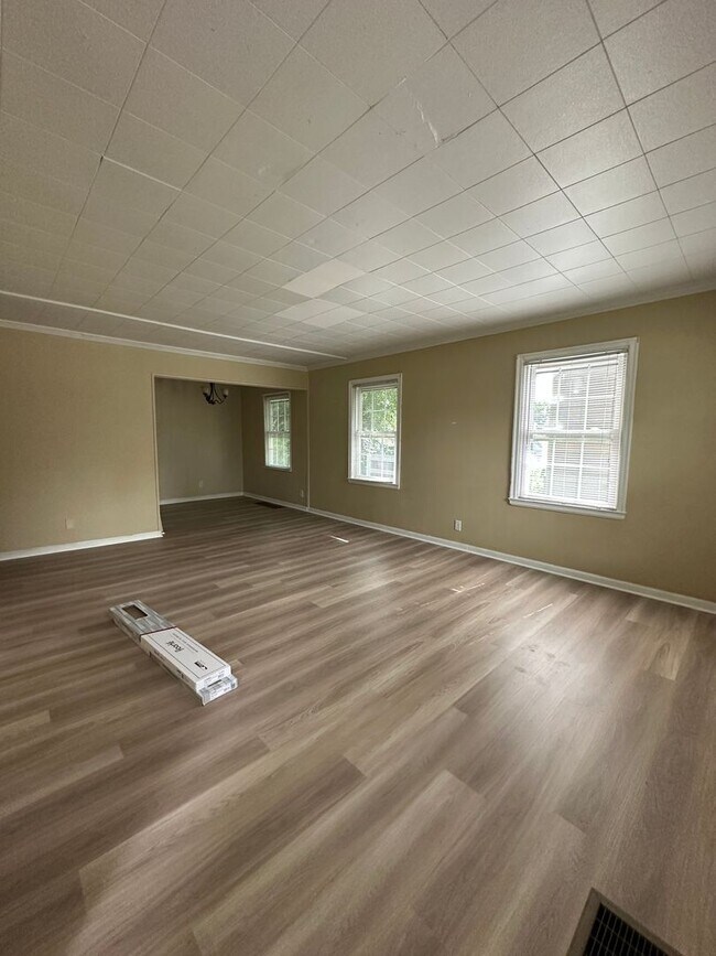 Foto del edificio - 1712 W Bethel Ave