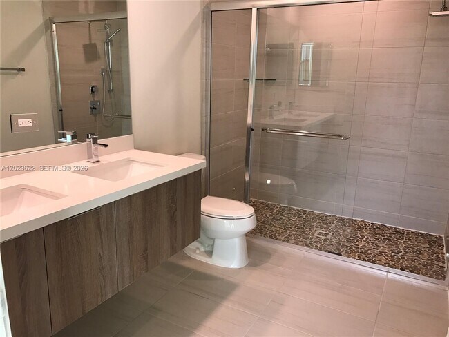 Foto del edificio - 7805 NW 104th Ave