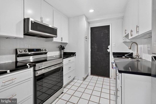 Building Photo - 4301 Massachusetts Ave NW