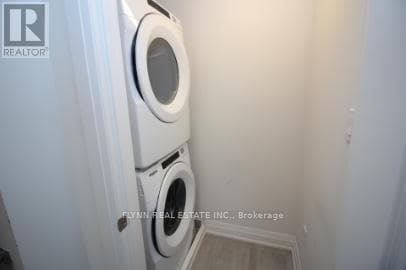 Photo du bâtiment - 33 Creekbank Rd