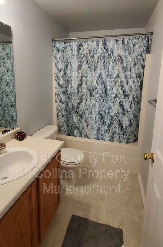 Foto del edificio - 921 Glenloch Dr