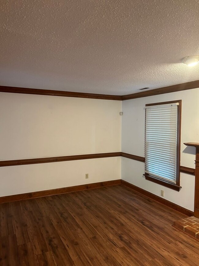 Building Photo - Beautiful Townhome in Kempsville/Providenc...