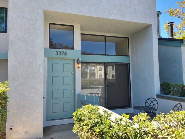Foto del edificio - Spacious and remodeled 2 Bed 2.5 baths in ...