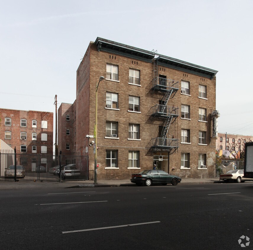 Building Photo - Regal Hotel