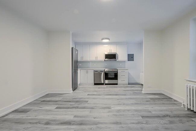 Photo du bâtiment - 196 Eglinton Avenue East