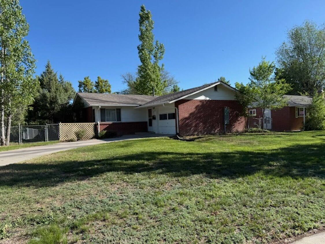 Primary Photo - Close to CSU!