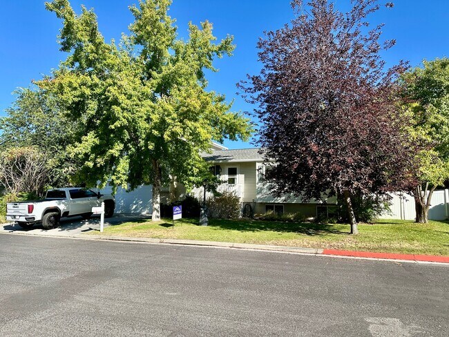 Foto del edificio - 45 River Cir Dr